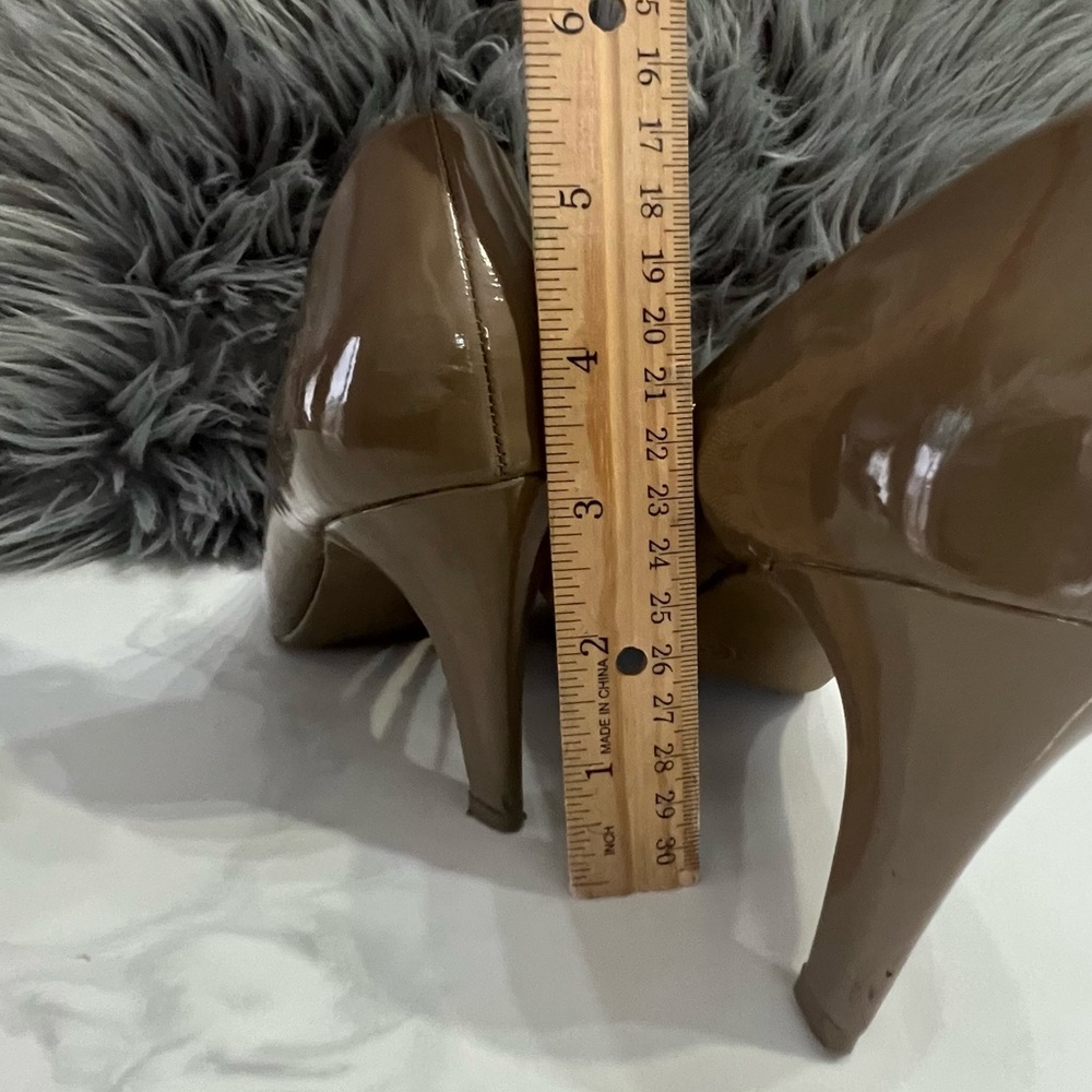 MERONA nude round toe 3in heels size 8 - Picture 8 of 8